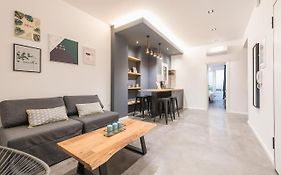 Plaka Designed Apartment